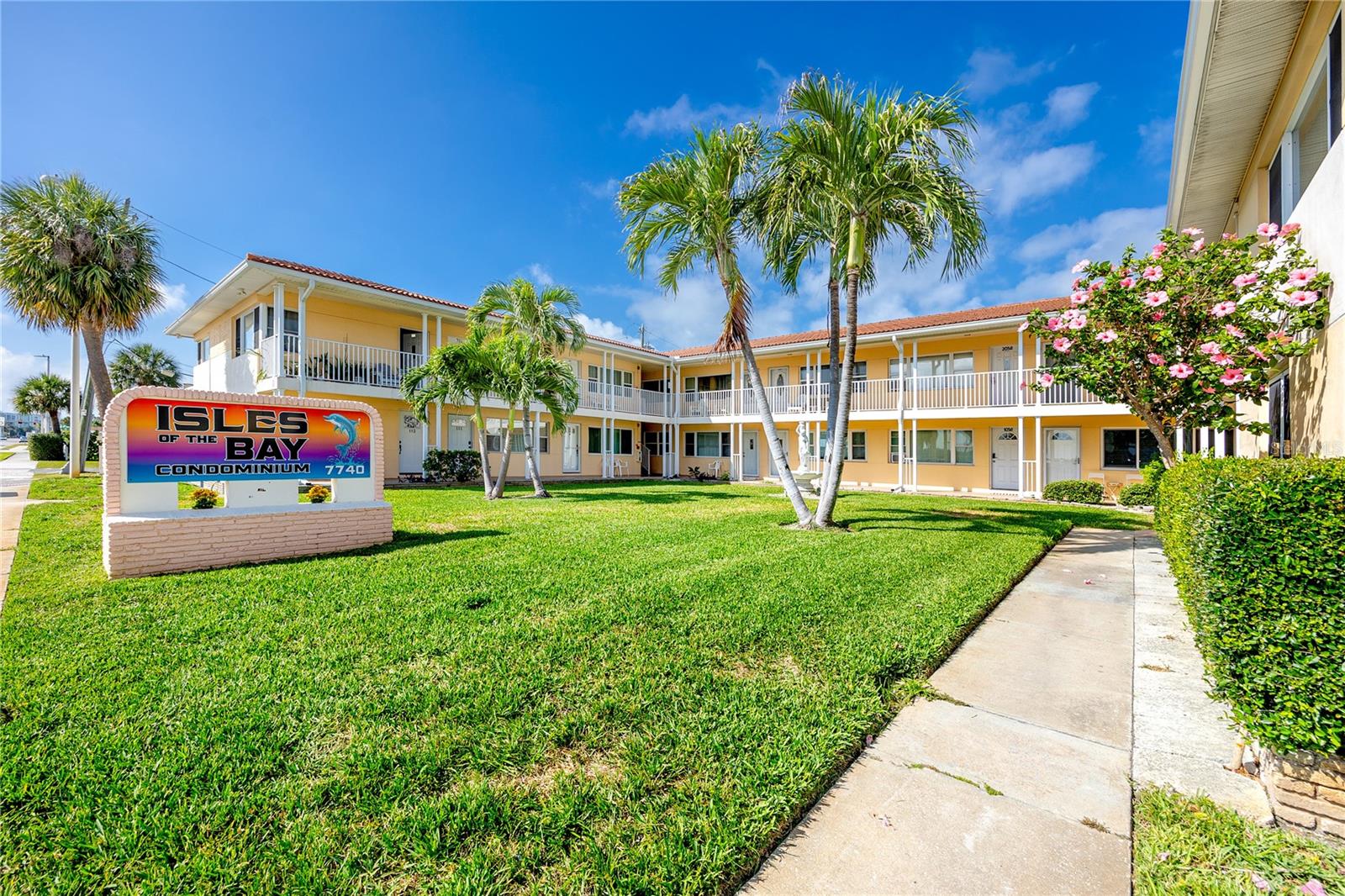 BAY ISLES CONDO - Residential