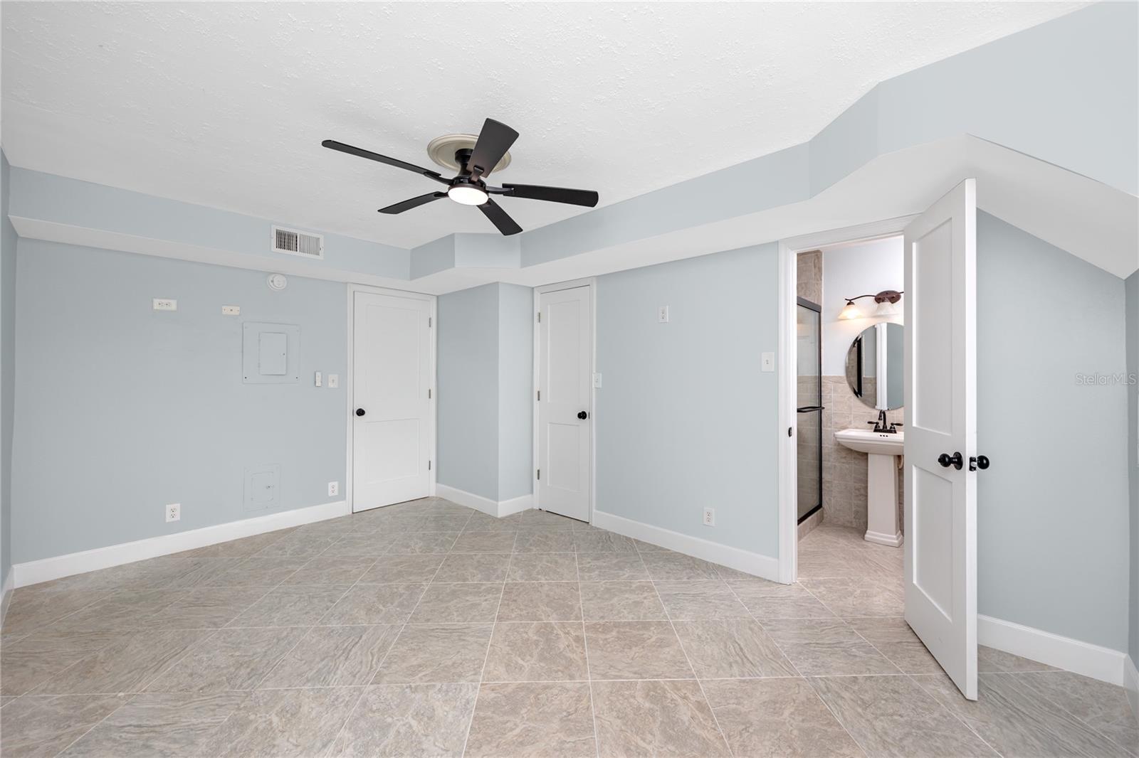 BAY ISLES CONDO - Residential