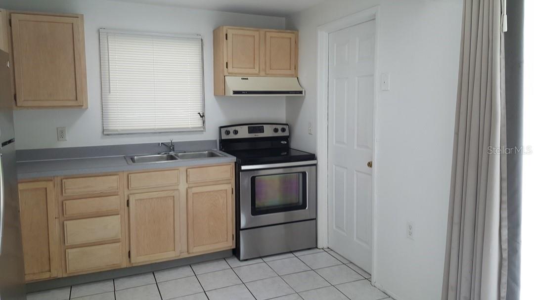 ORANGE LAKE VILLAGE - Residential Lease