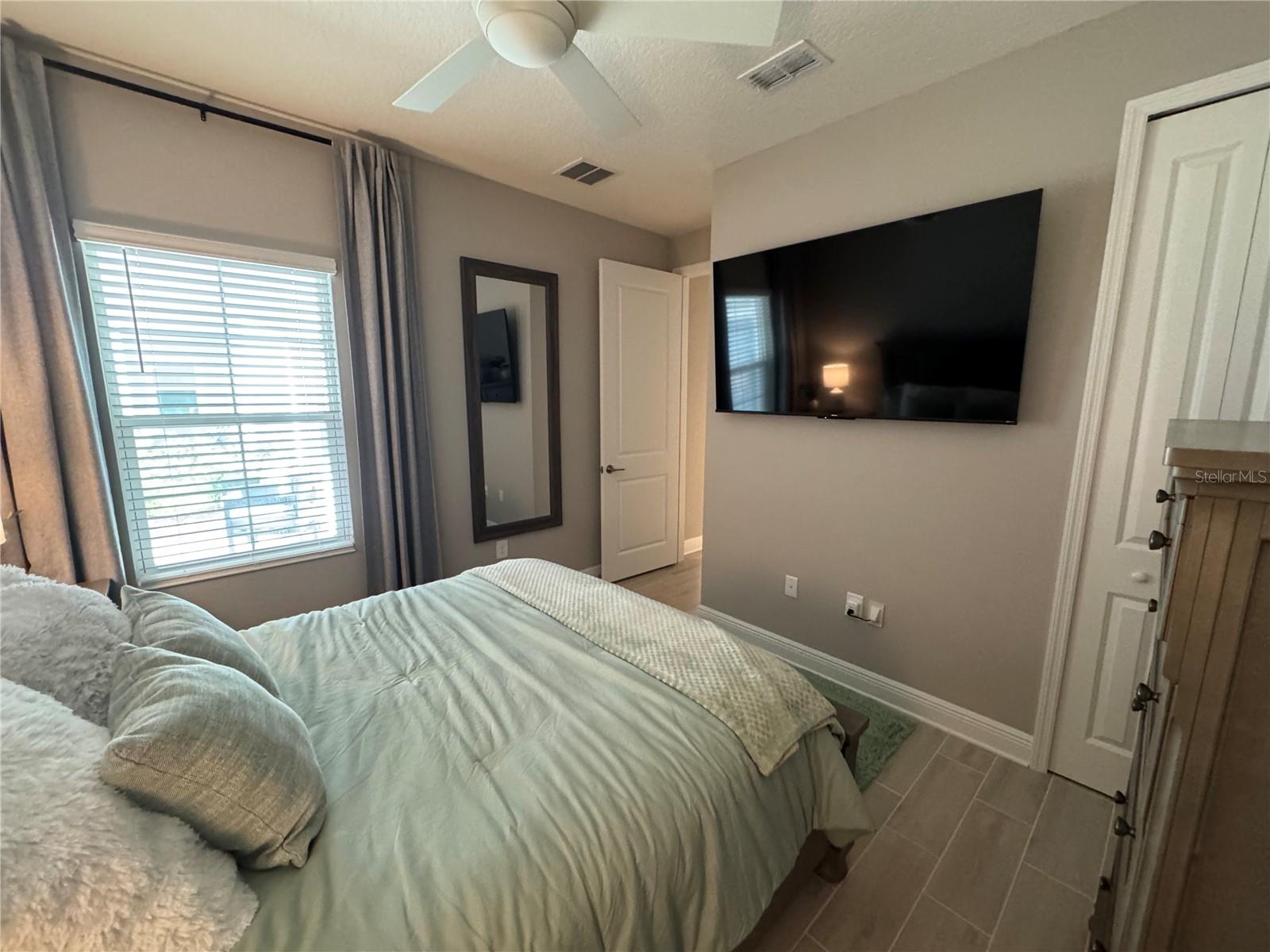 WYSTERIA-WELLEN PARK VILLAGE F-4 REP - Residential Lease