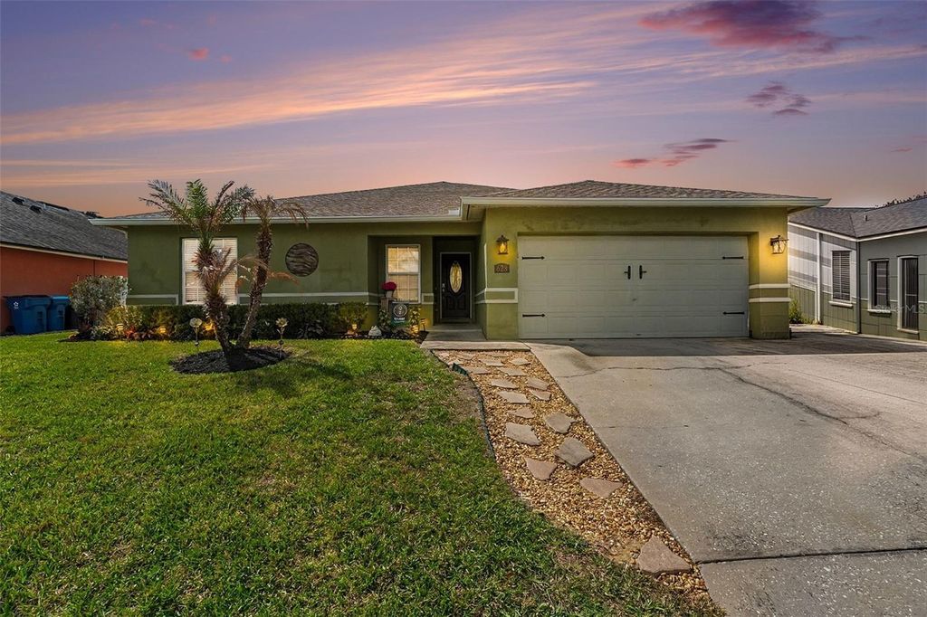Photo of 628 Sierra Circle, Davenport, FL 33837 (MLS # O6388690)