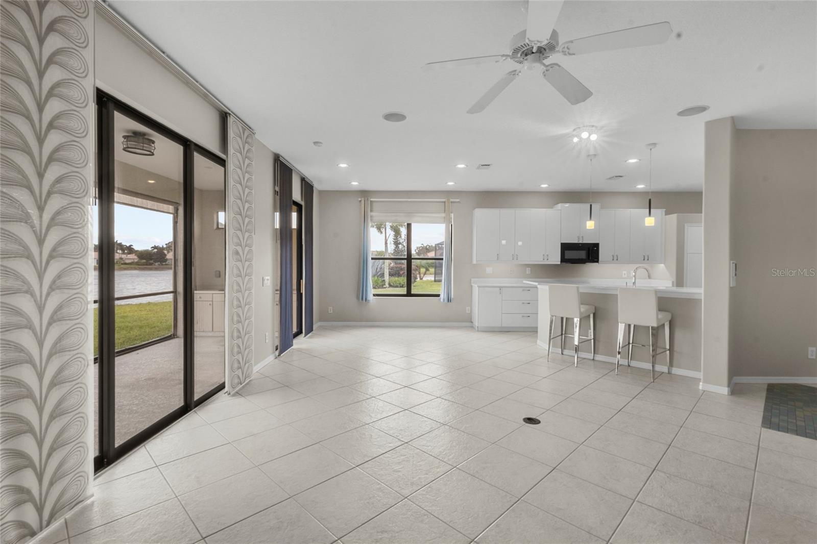 LAKERIDGE FALLS PH 1B - Residential