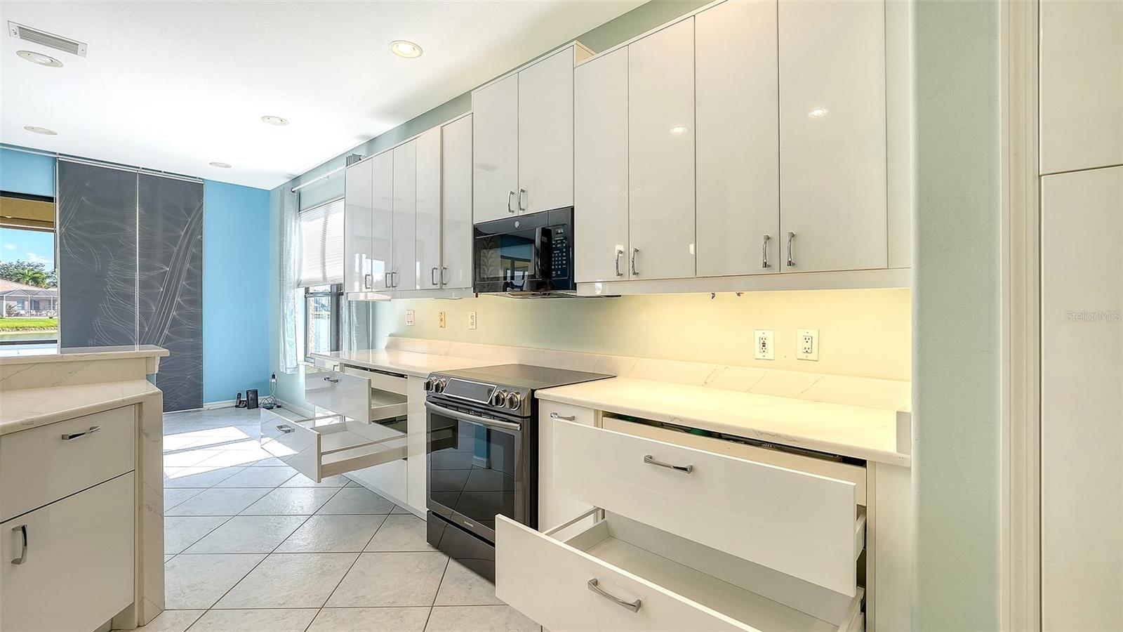 LAKERIDGE FALLS PH 1B - Residential