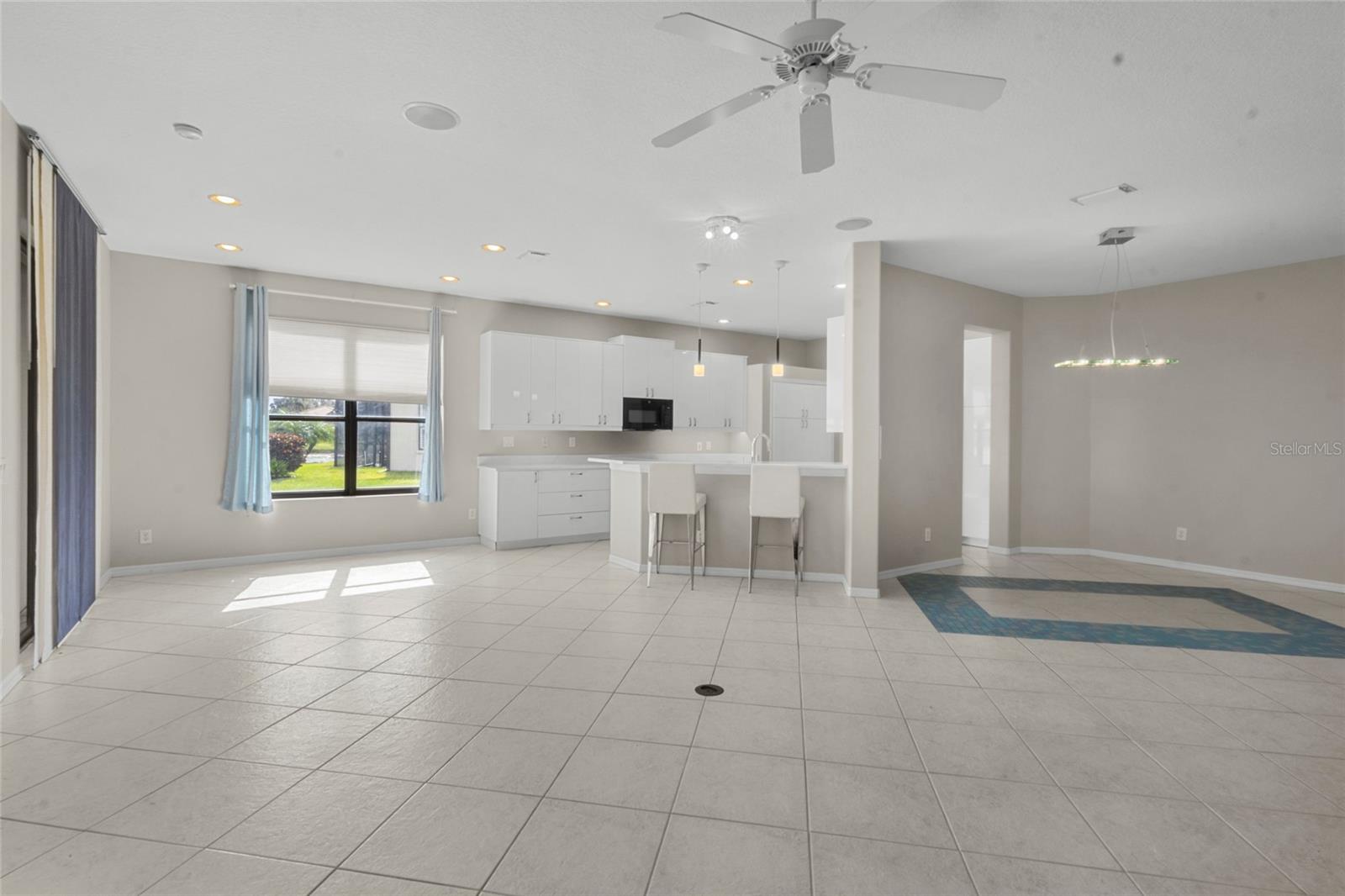 LAKERIDGE FALLS PH 1B - Residential