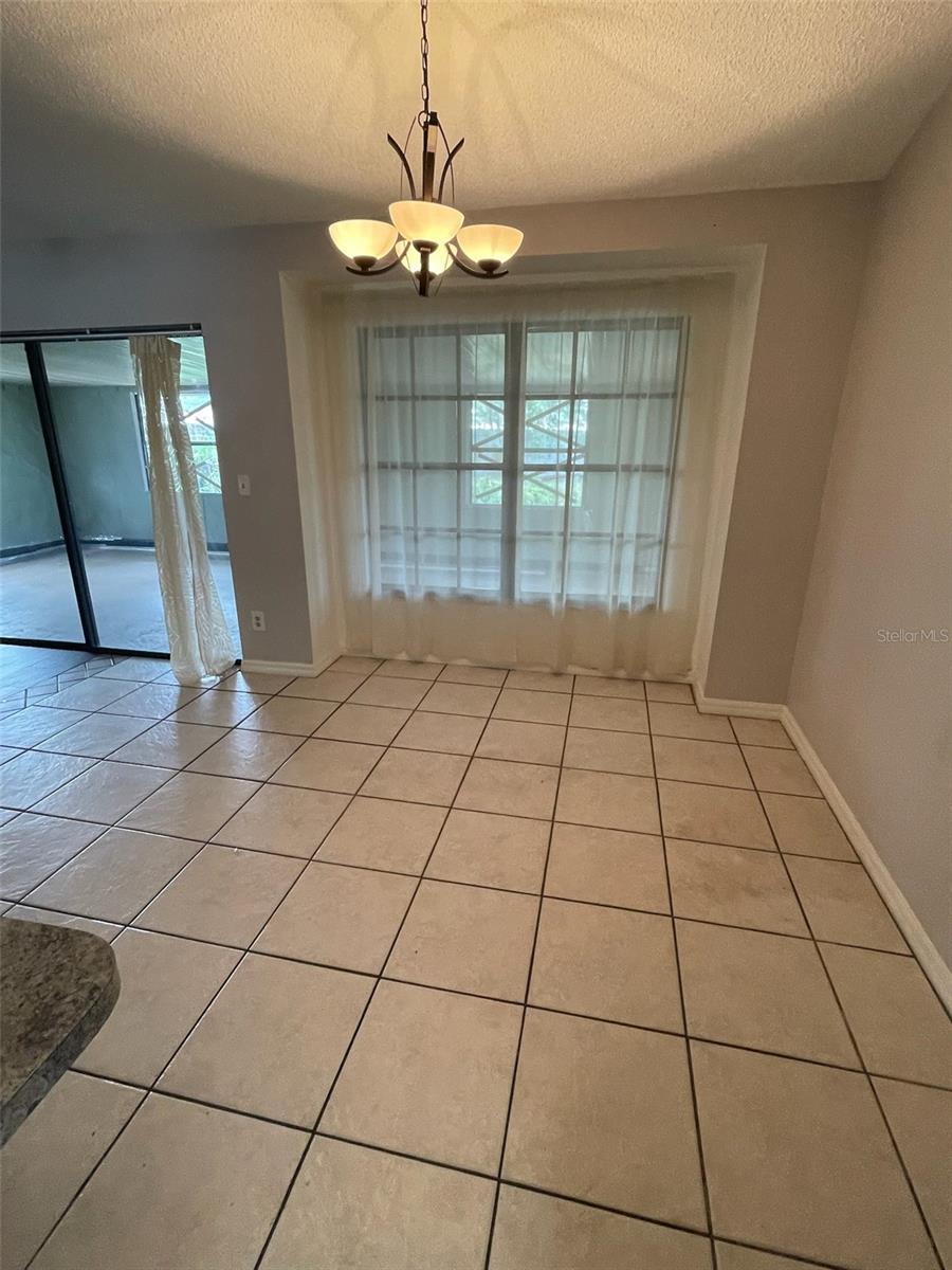 1427 CHAMBERLAIN LOOP
