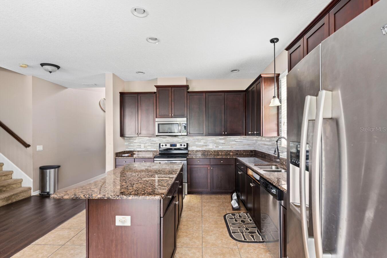 MISTY GLEN - Residential