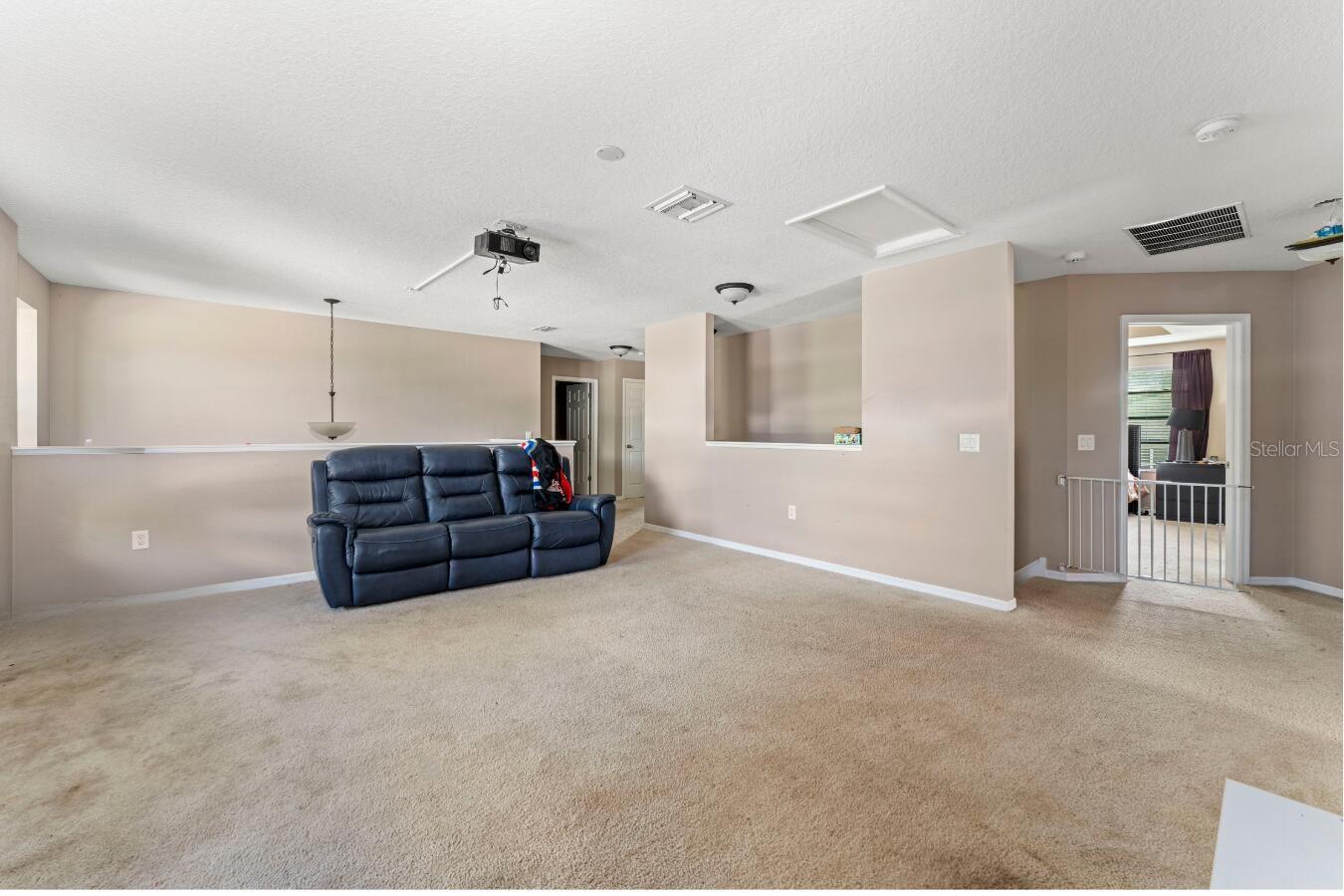 MISTY GLEN - Residential