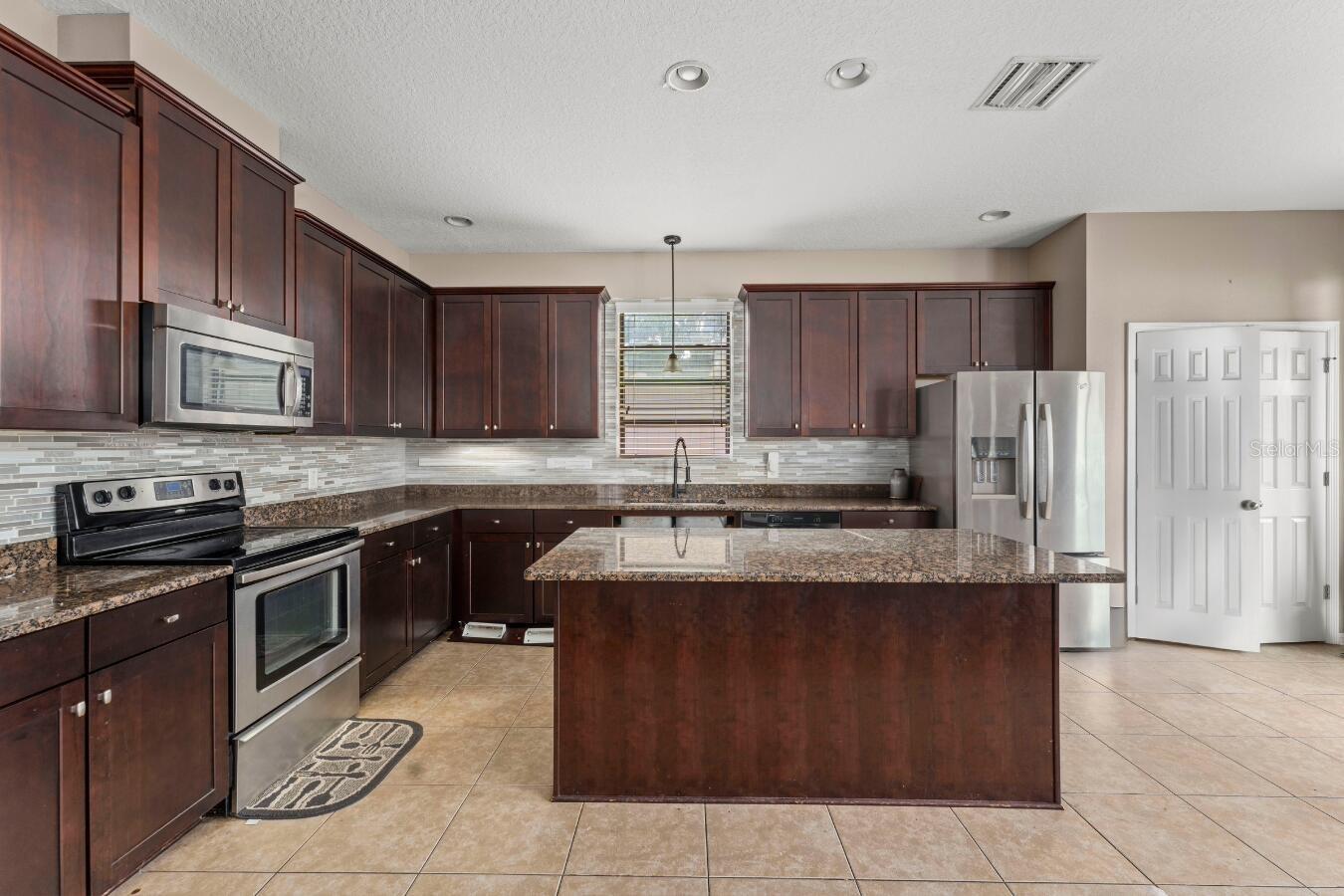 1306 GARDEN STONE LANE