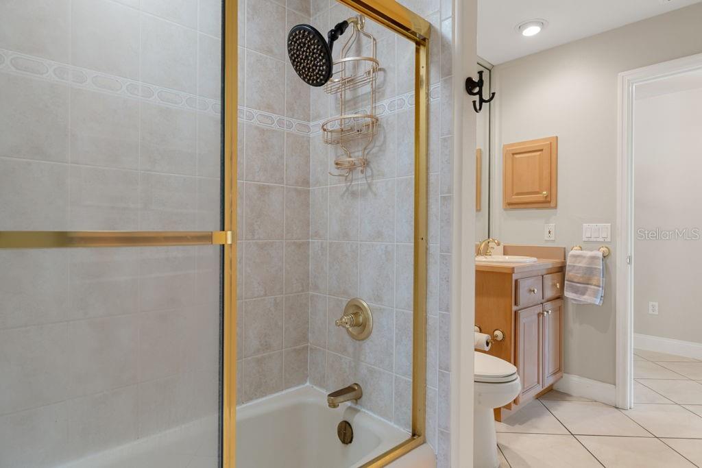 LAKE DIAMOND GOLF - Residential