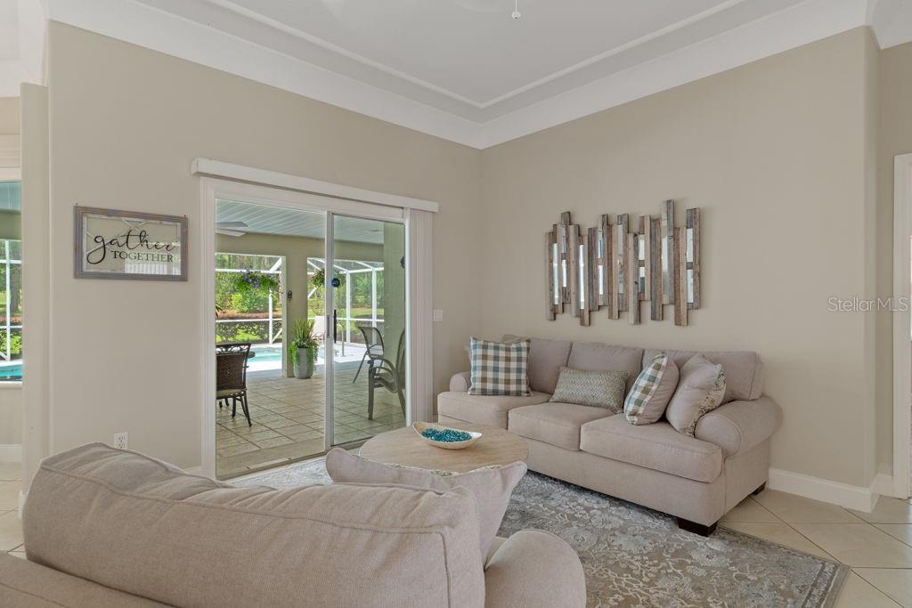 LAKE DIAMOND GOLF - Residential