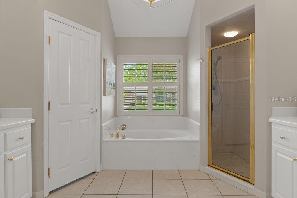 LAKE DIAMOND GOLF - Residential