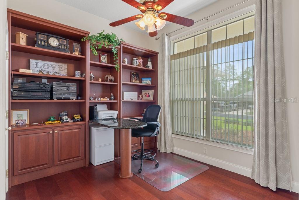 LAKE DIAMOND GOLF - Residential