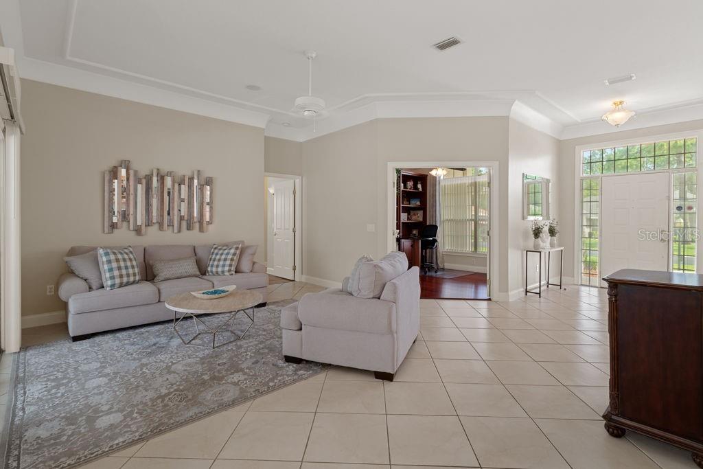 LAKE DIAMOND GOLF - Residential