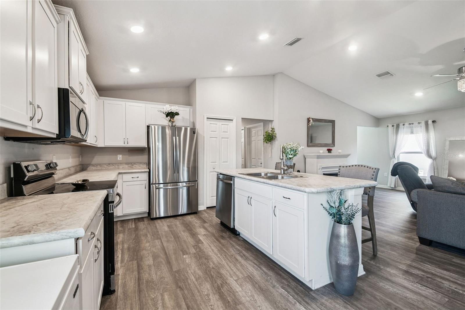 RIVER BEND WEST SUB - Residential