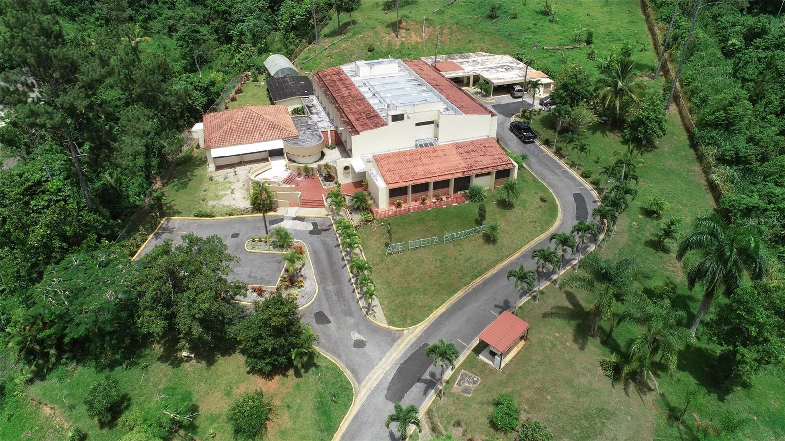 Investment opportunity.
Unique property perfect for the development of a senior living home.
This property features two buildings with a total of 36 rooms and 20,727 square feet, on a 5,337-acre lot. It has capacity for approximately 45 beds.
Building #1: 26 bedrooms (7 with private bathrooms), 6 office spaces, 5 shared bathrooms, an industrial kitchen, a dining room, 2 utility rooms, a chapel, and a communal laundry room.
Building #2: 10 bedrooms, a communal bathroom area, a kitchen, a dining room, and a chapel.
Additional: 40 parking spaces, 2 outdoor bathrooms, a garbage disposal area, a supply storage area, a terrace, and a covered two-car garage.
Zoning: DT-G