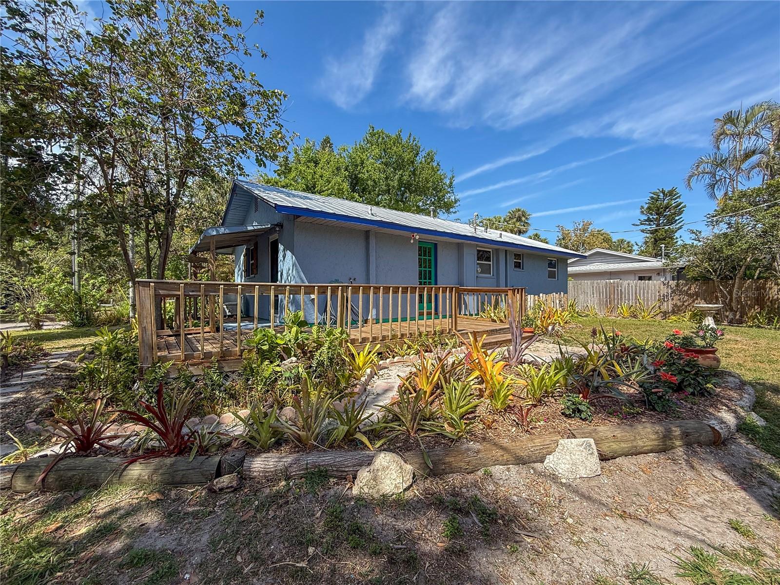 PALM GROVE - Residential