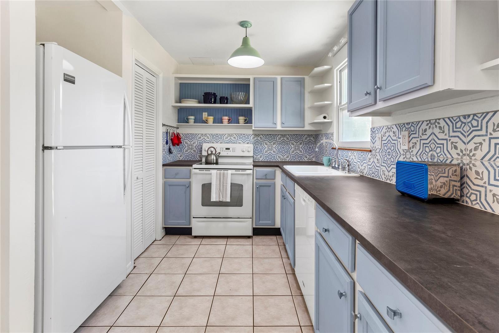 PALM GROVE - Residential