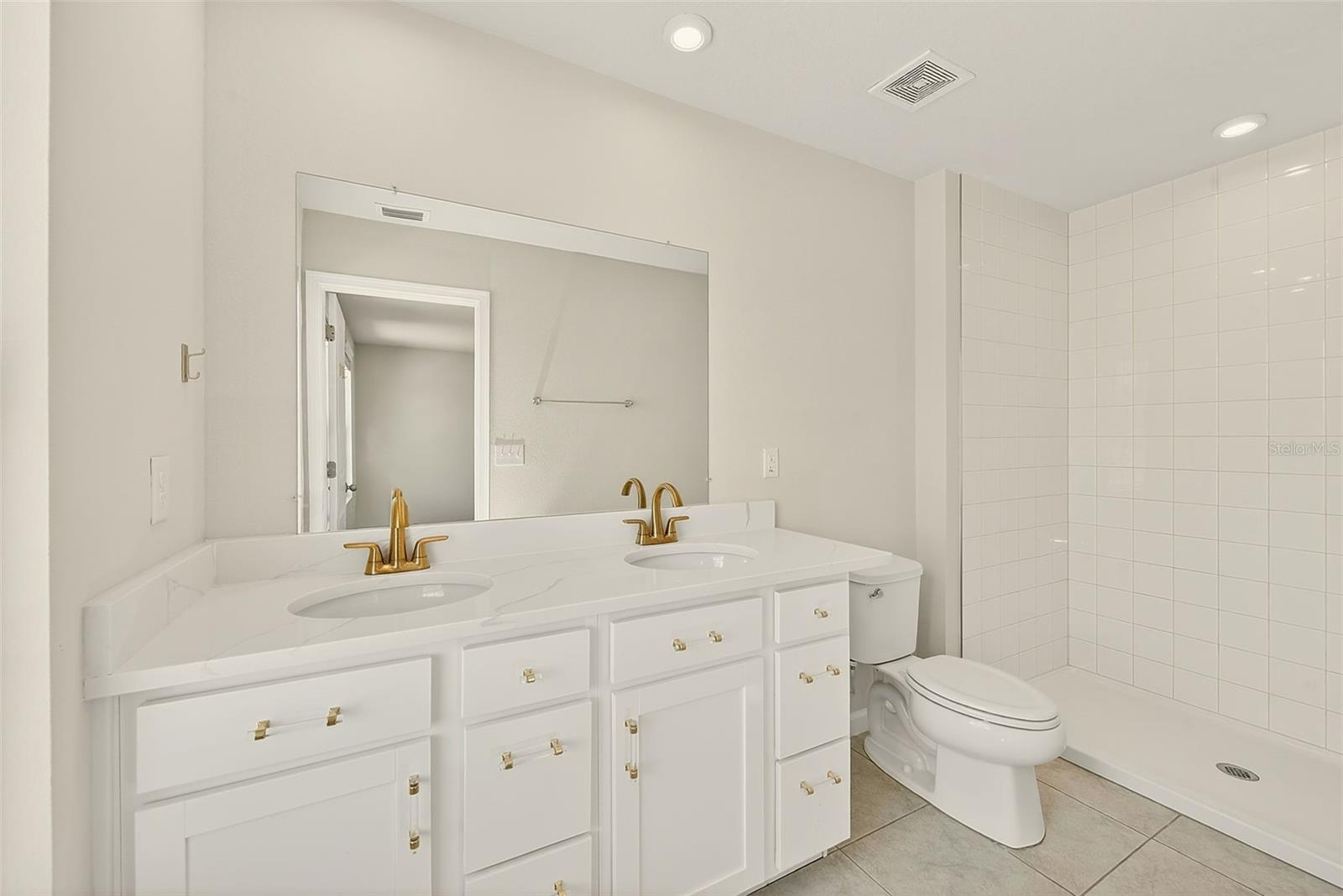 ZEPHYR PLACE - Residential