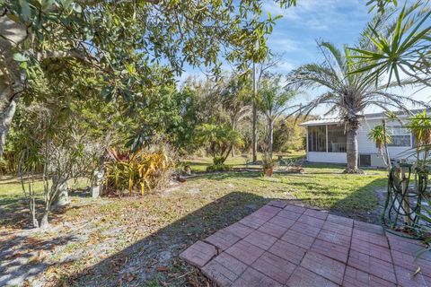 A home in PALMETTO