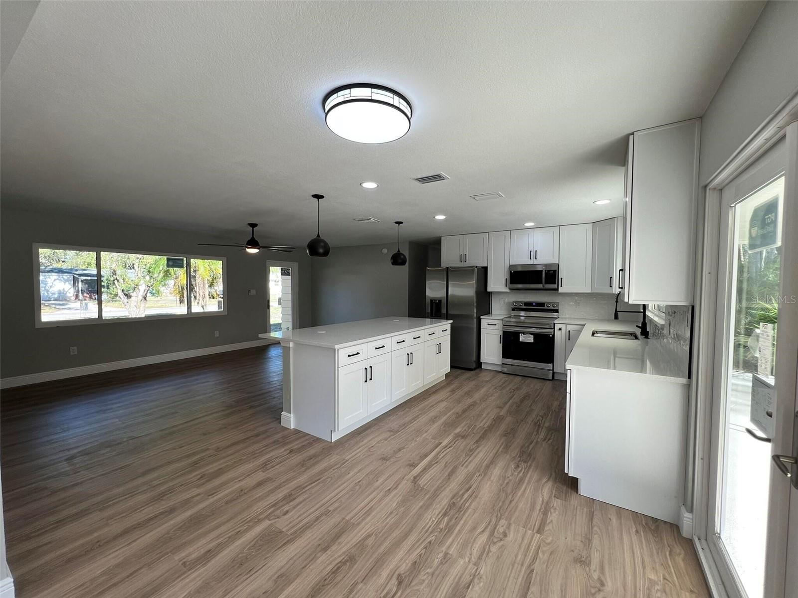 3180 BELLEVUE STREET