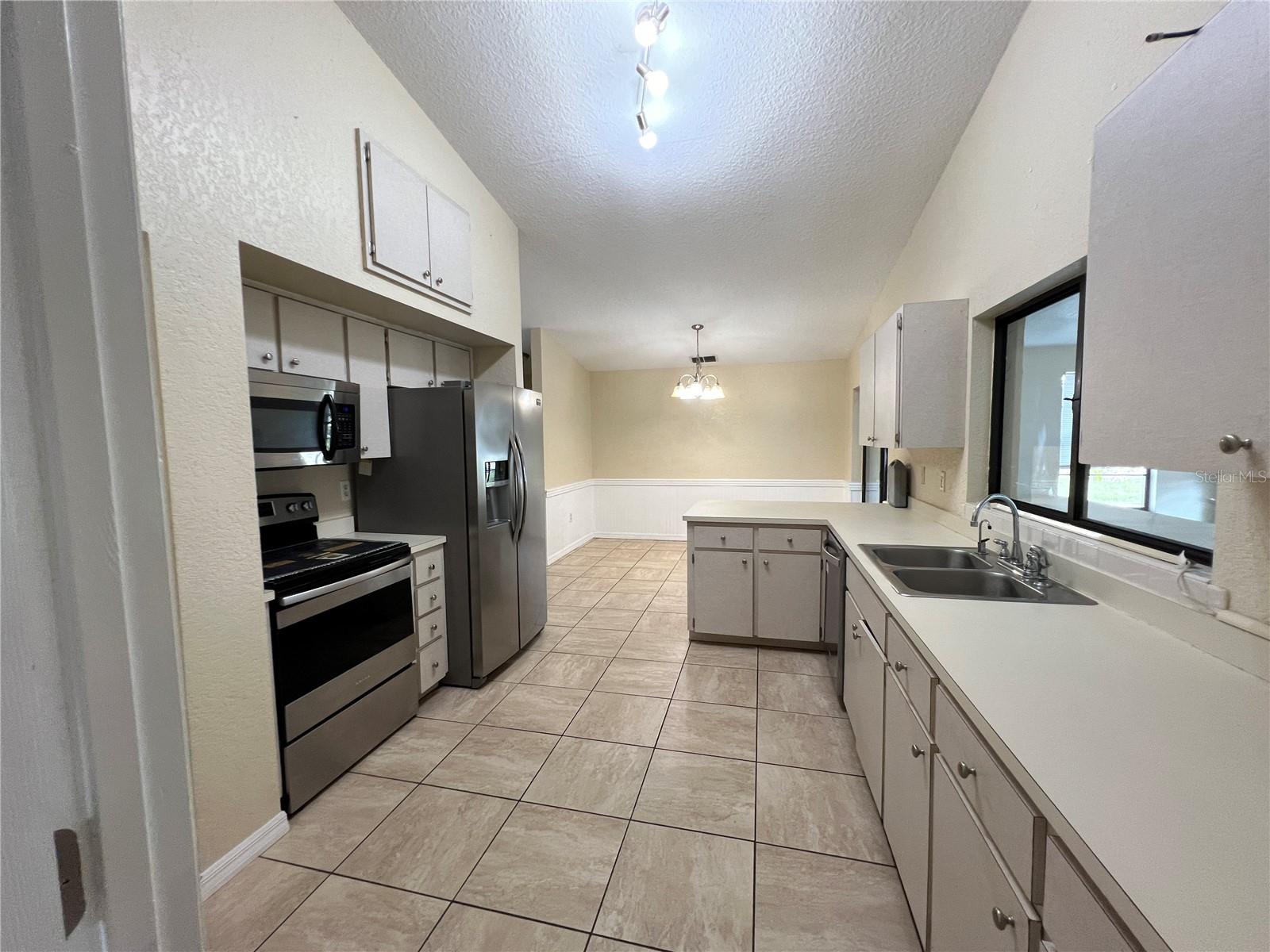 SUMMIT - Residential Lease