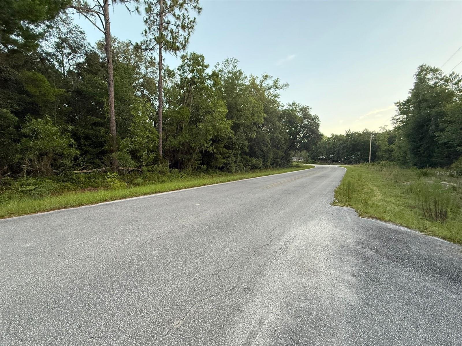 LAKESIDE HILLS - Land