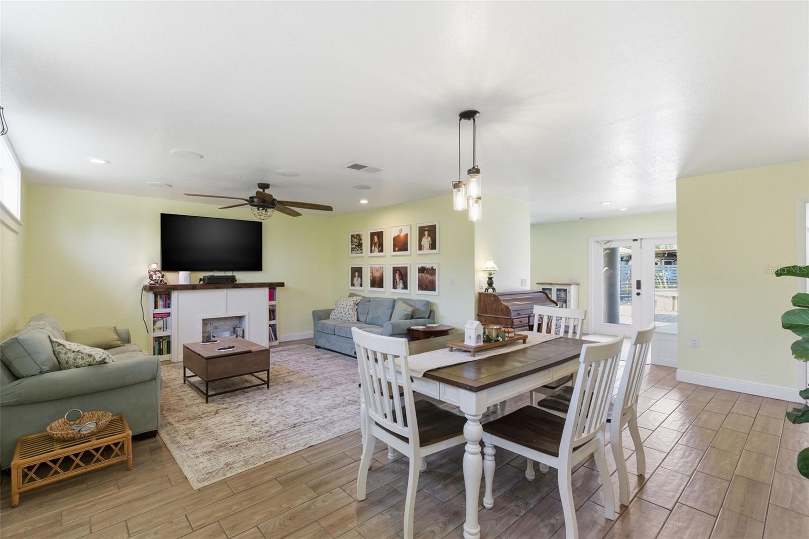 QUAIL HOLLOW PINES - Residential