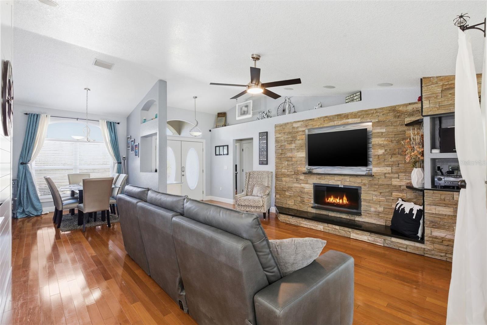 QUAIL HOLLOW PINES - Residential