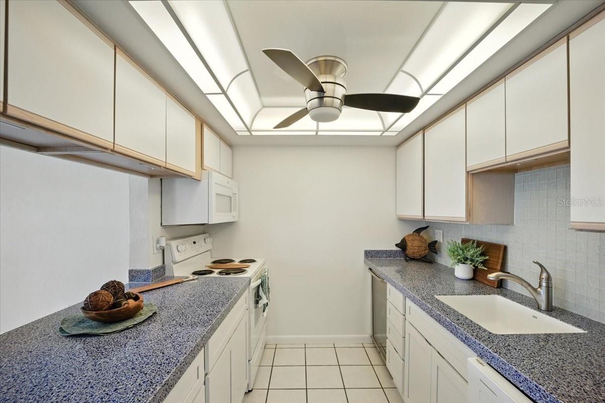 OCEAN PALM VILLAS 01 - Residential