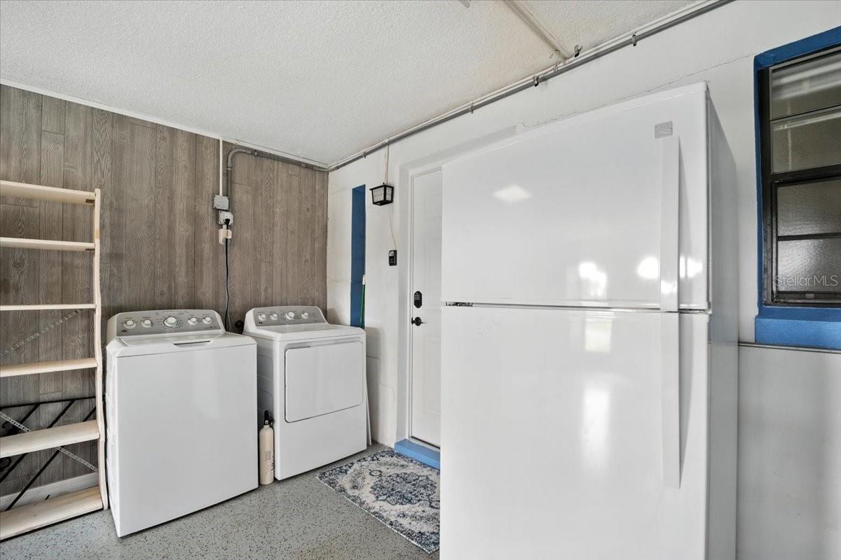 OCEAN PALM VILLAS 01 - Residential