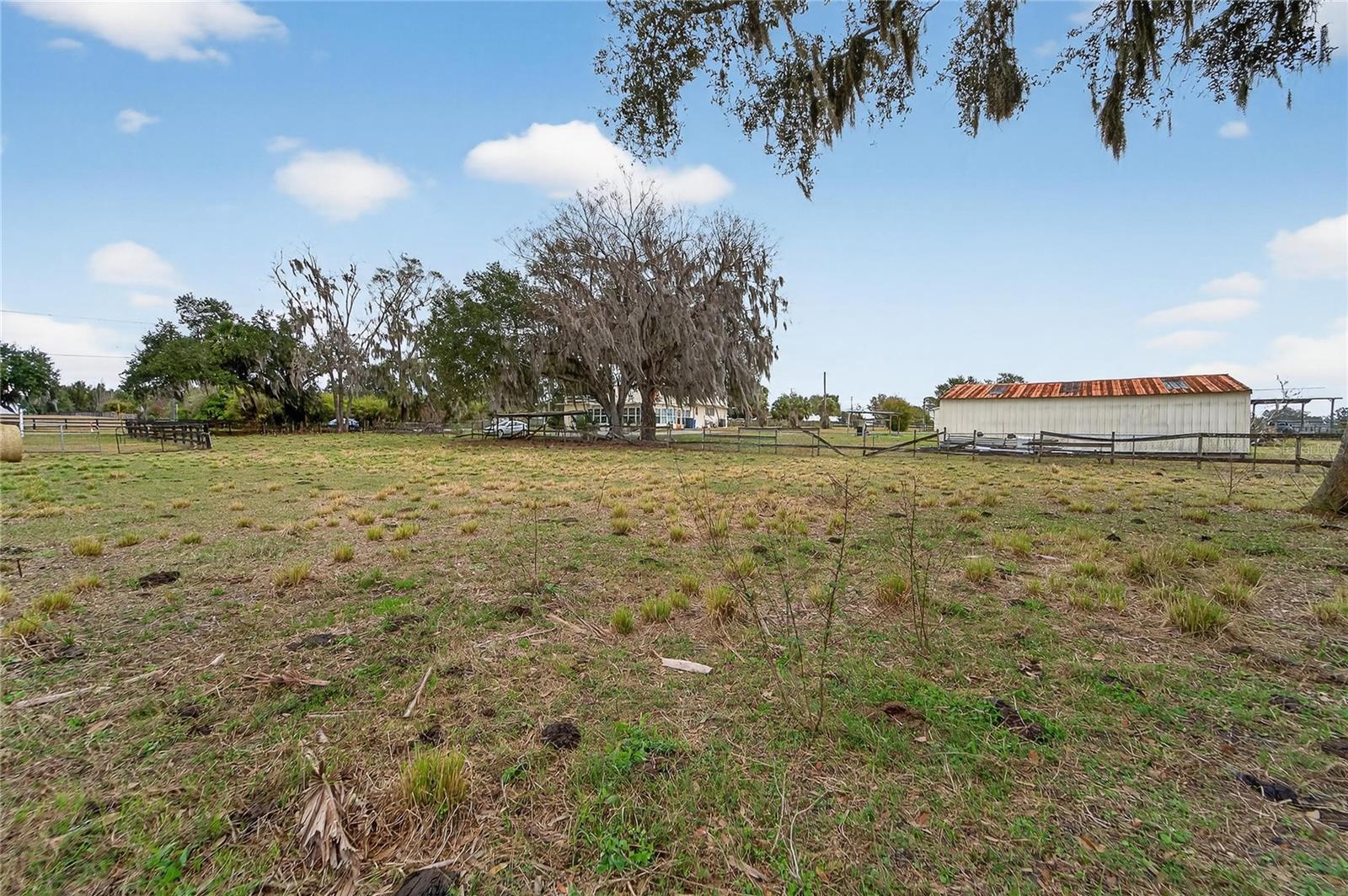 HORSESHOE HILLS ESTATES - Land