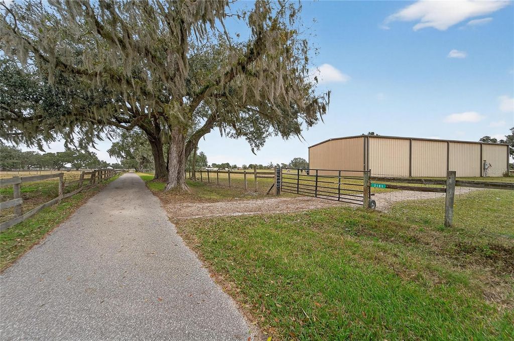 Photo of Horseshoe Hills Place, Plant City, FL 33566 (MLS # TB8466077)