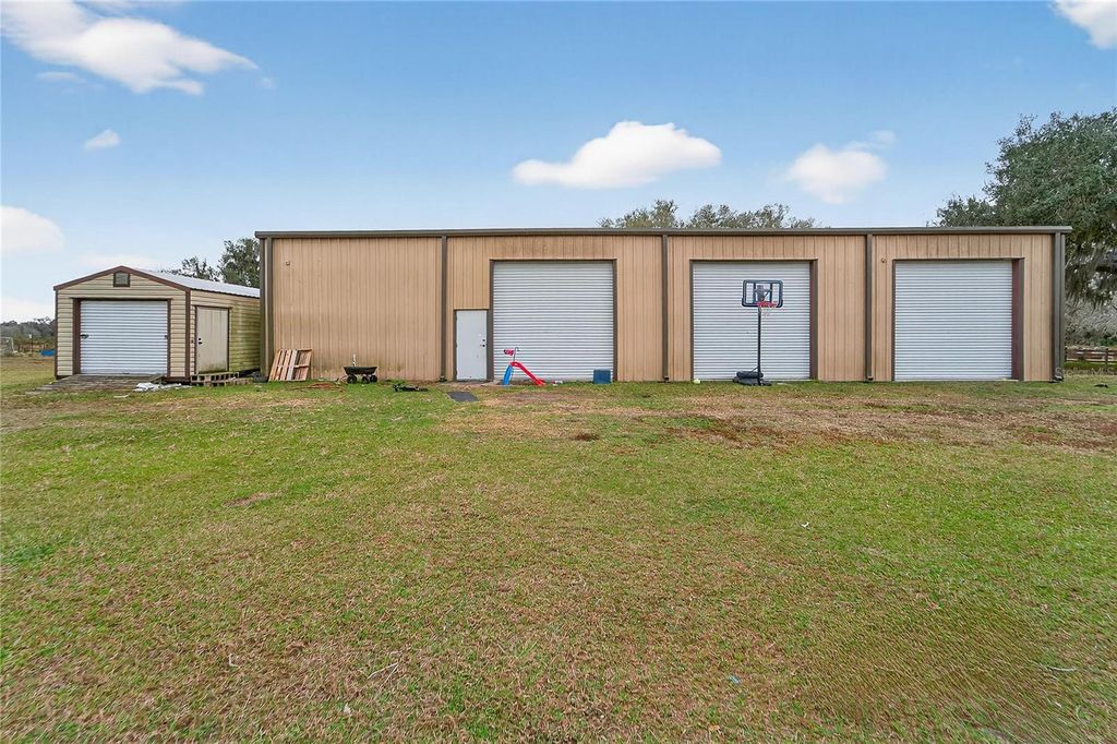 Photo of Horseshoe Hills Place, Plant City, FL 33566 (MLS # TB8466077)