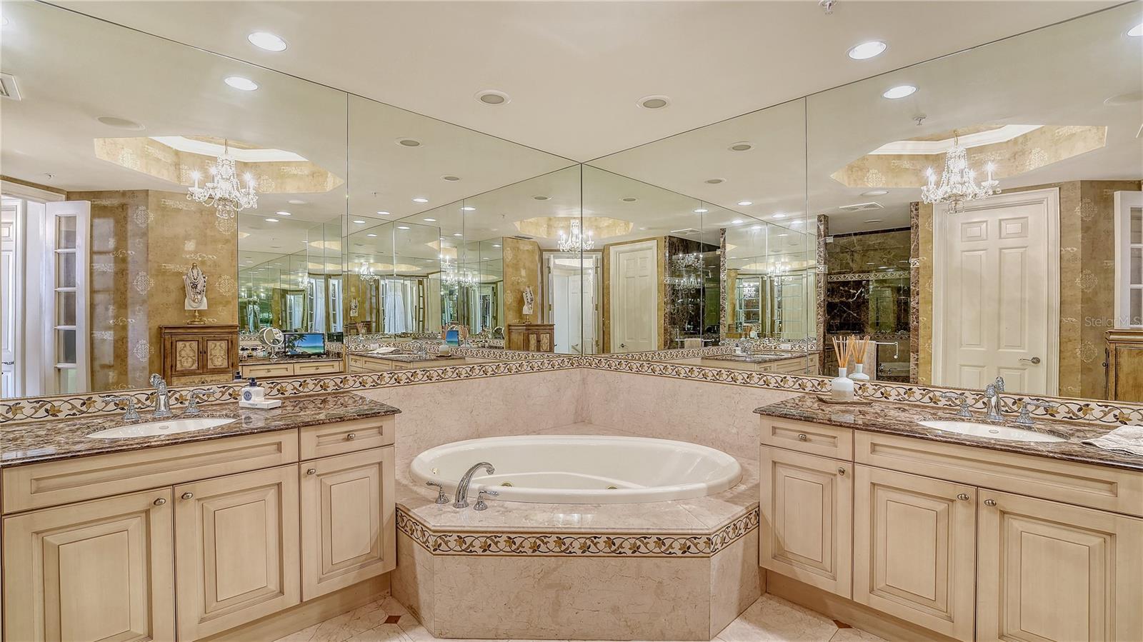 THE BEACH RESIDENCES - Residential