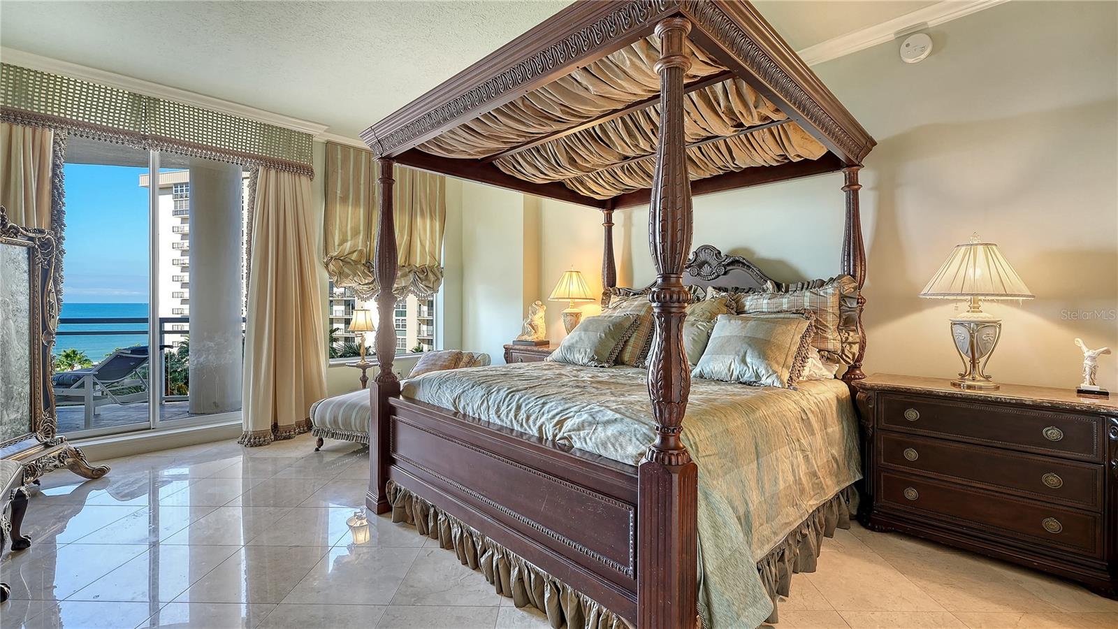 THE BEACH RESIDENCES - Residential