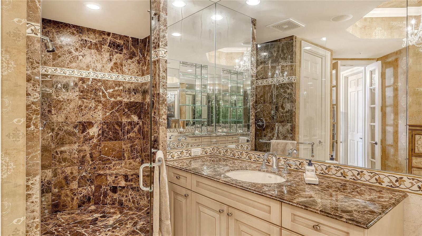 THE BEACH RESIDENCES - Residential