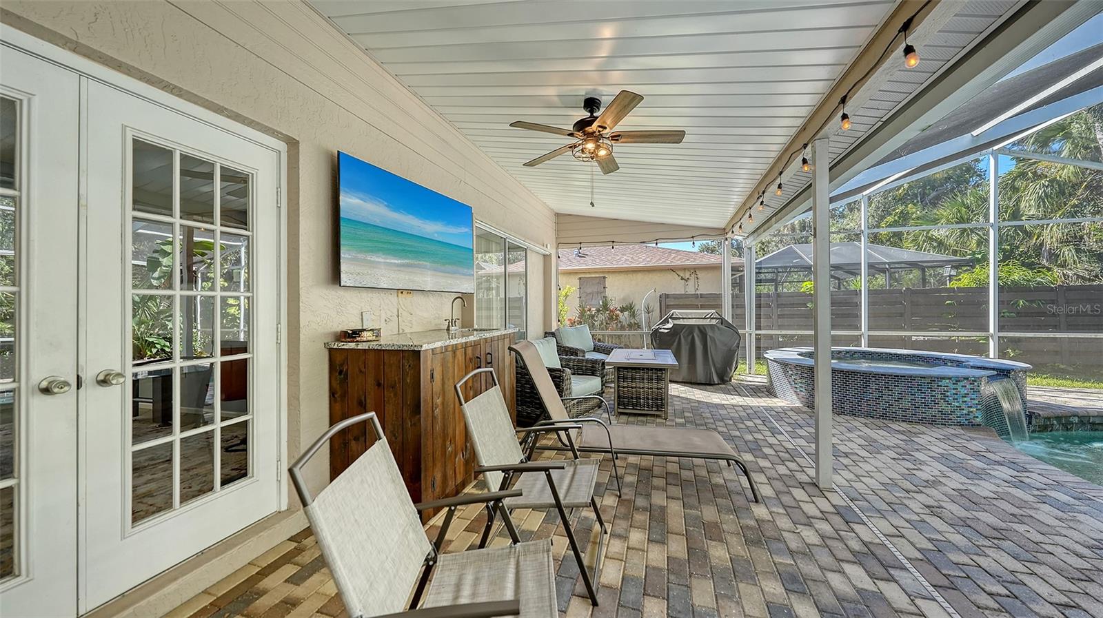 COLONIAL OAKS - Residential Lease