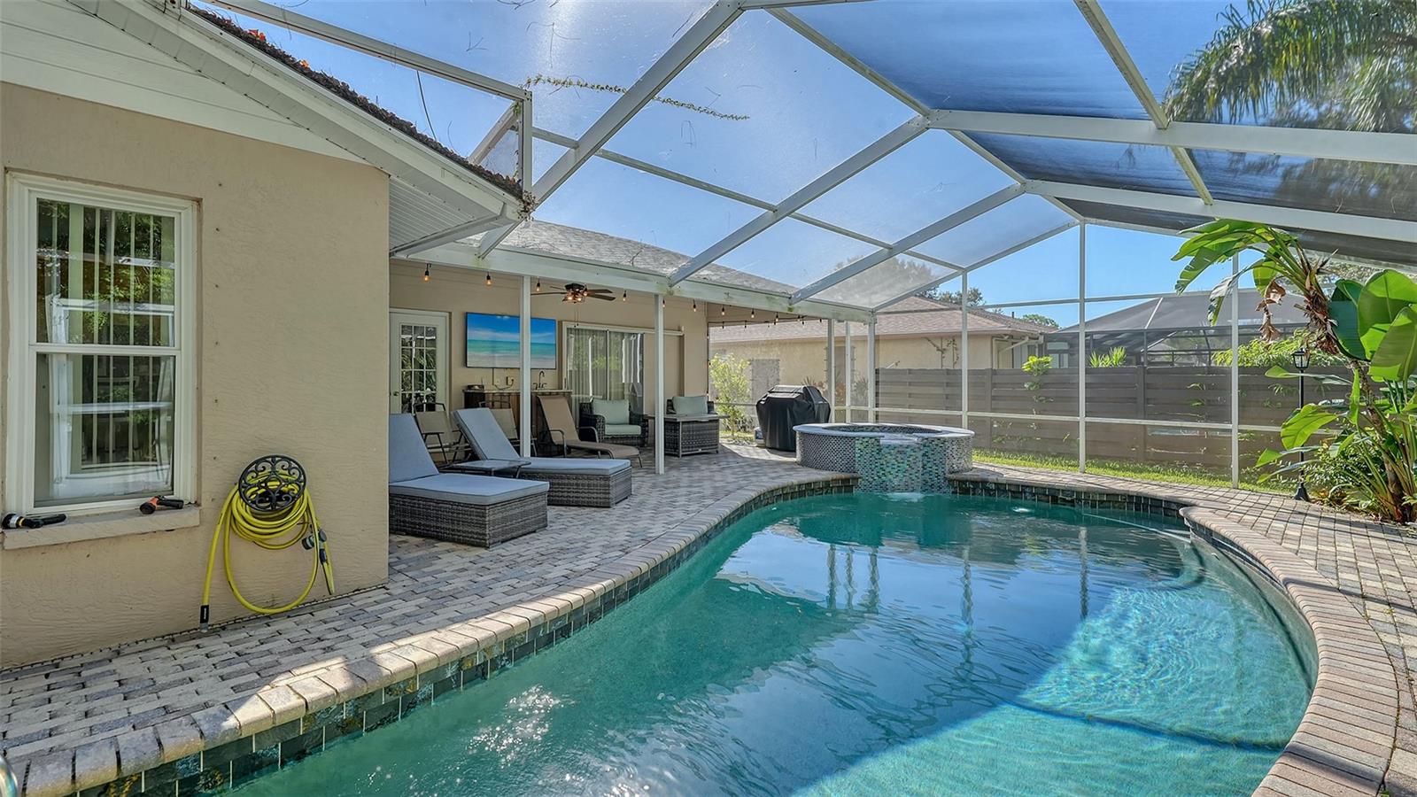 COLONIAL OAKS - Residential Lease