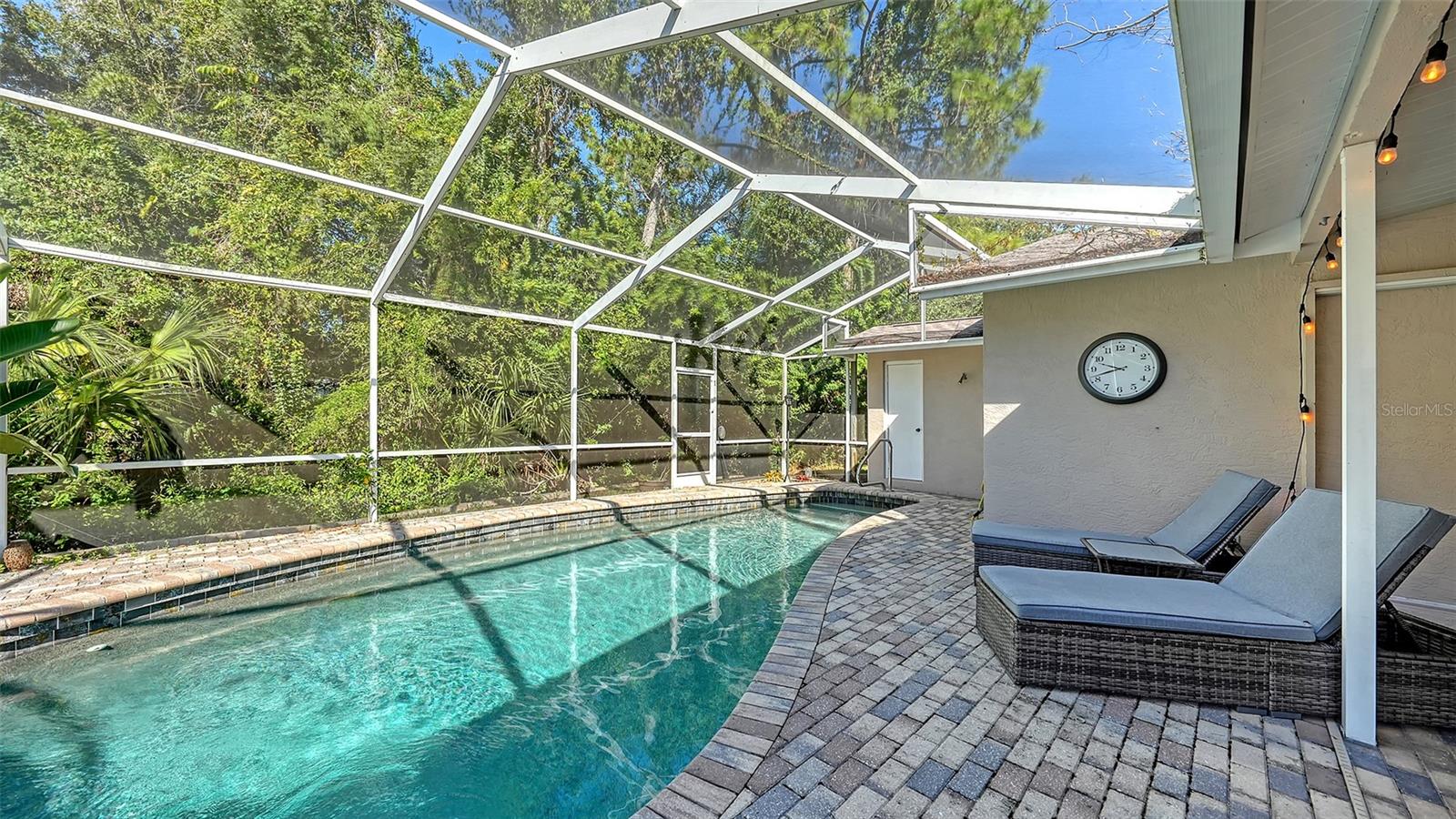 COLONIAL OAKS - Residential Lease