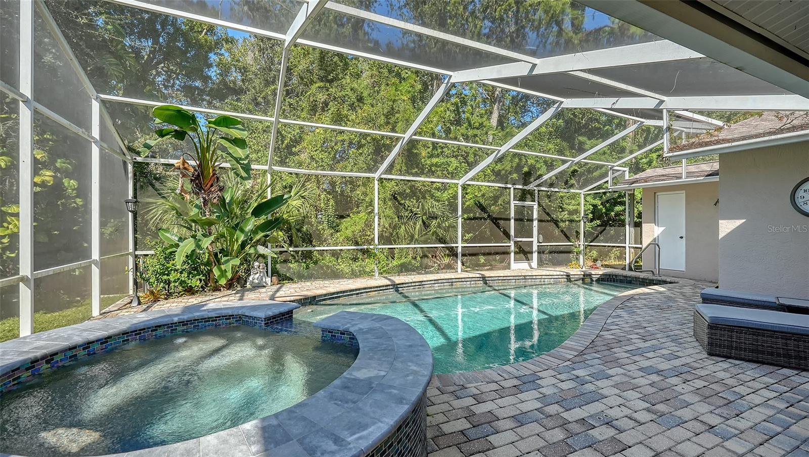 COLONIAL OAKS - Residential Lease