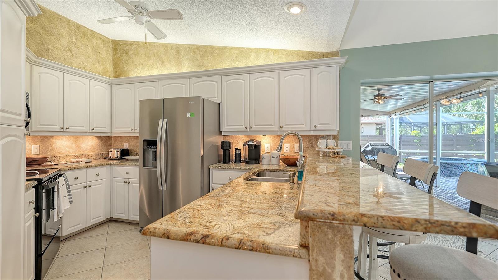 COLONIAL OAKS - Residential Lease