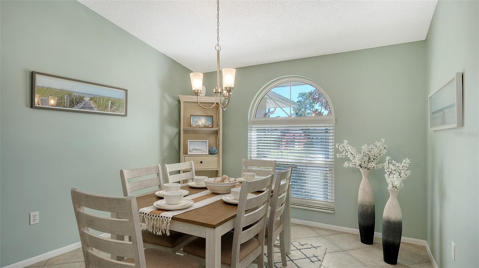 COLONIAL OAKS - Residential Lease