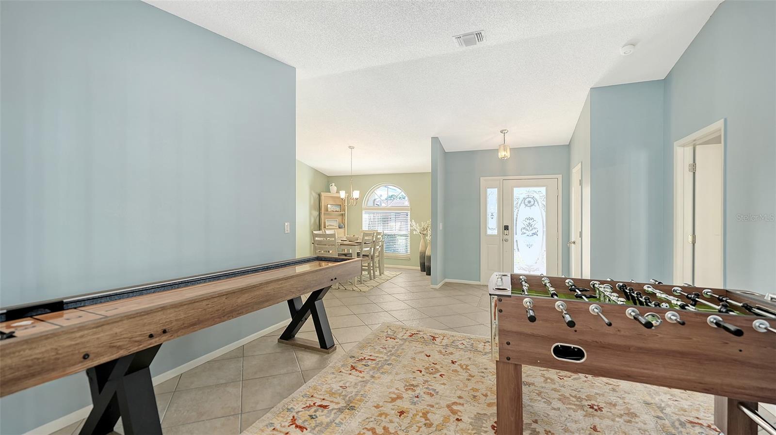 COLONIAL OAKS - Residential Lease