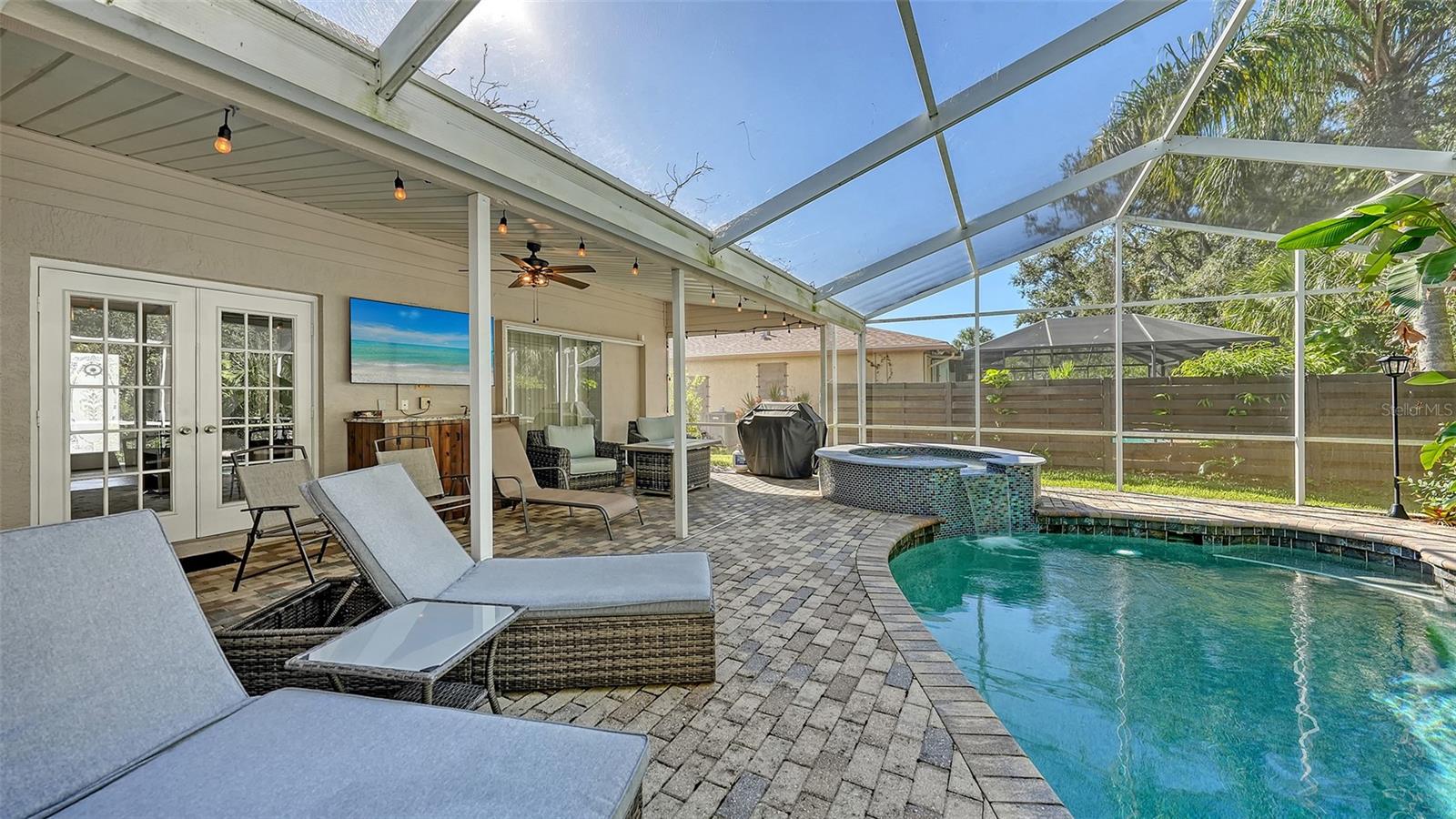 COLONIAL OAKS - Residential Lease