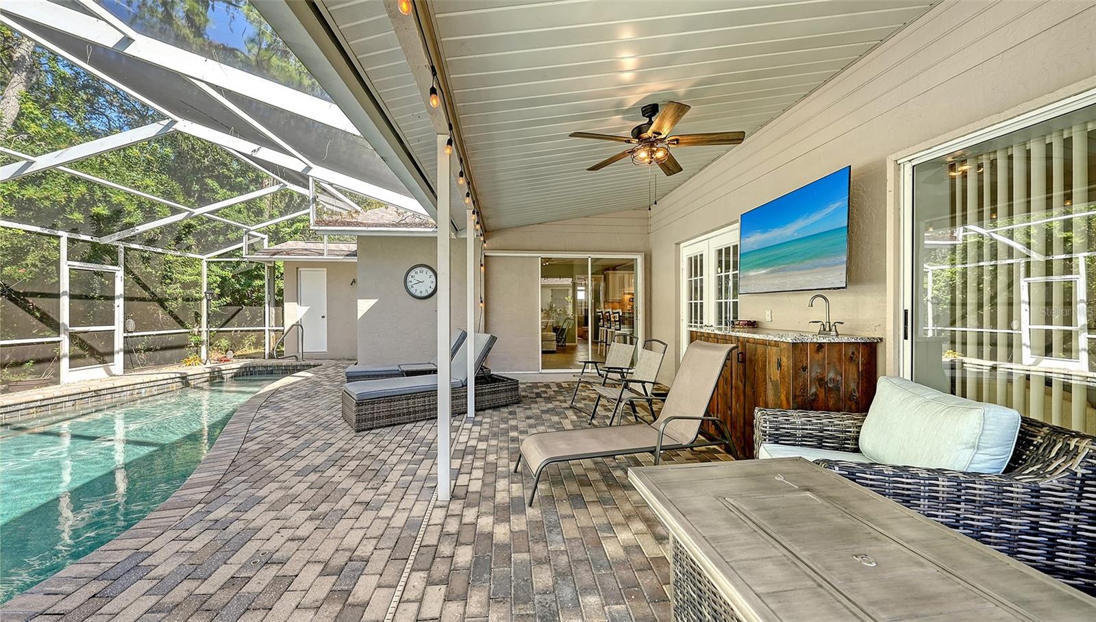 COLONIAL OAKS - Residential Lease