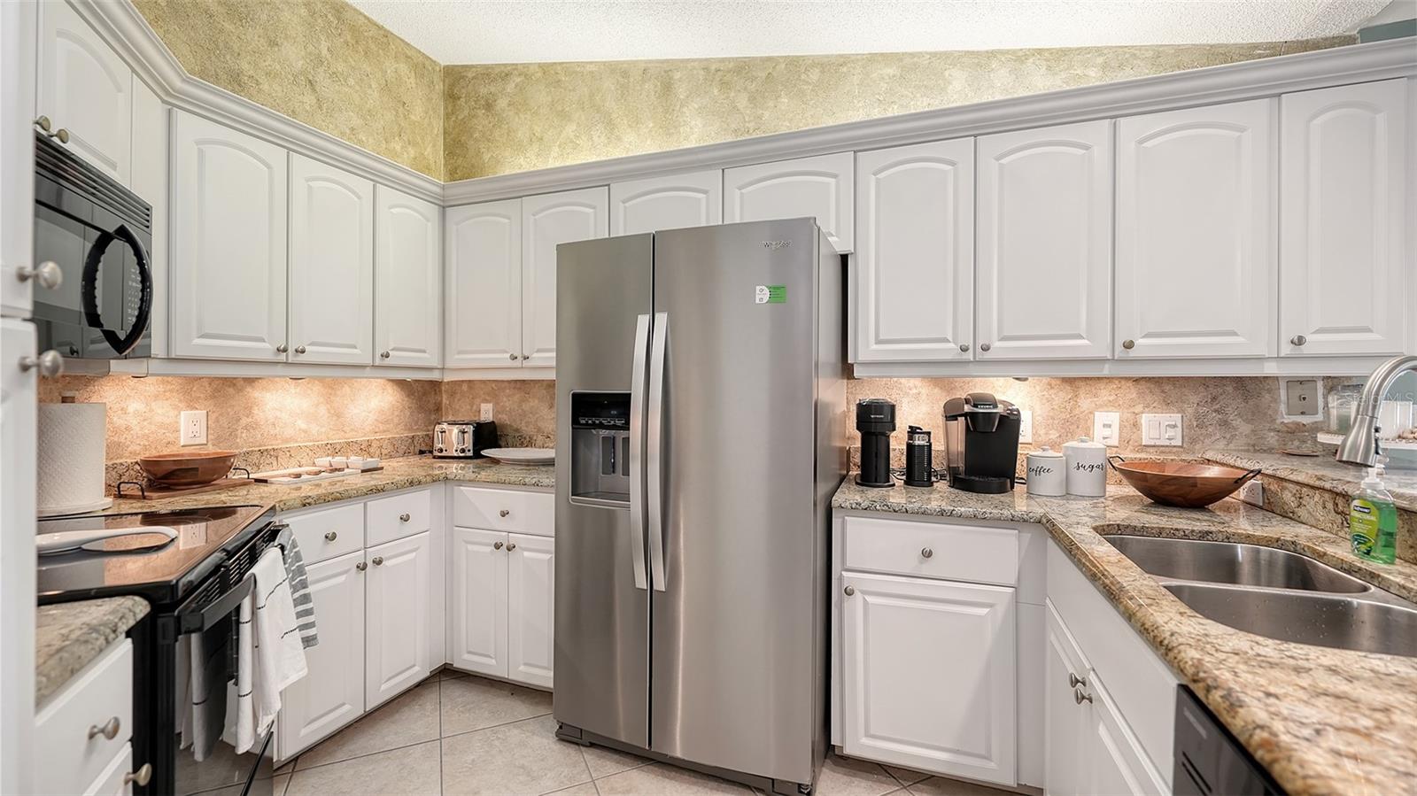 COLONIAL OAKS - Residential Lease