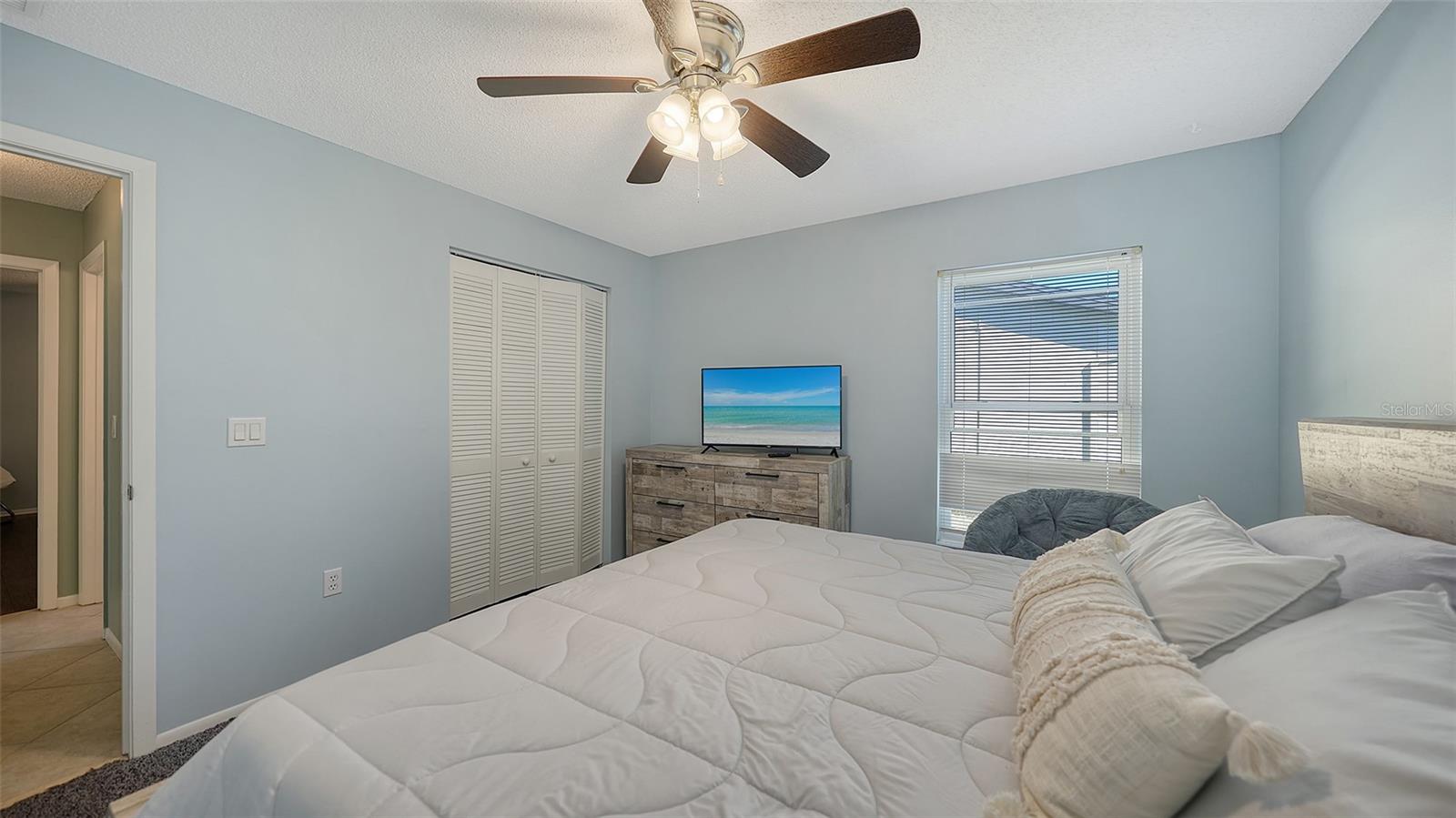 COLONIAL OAKS - Residential Lease