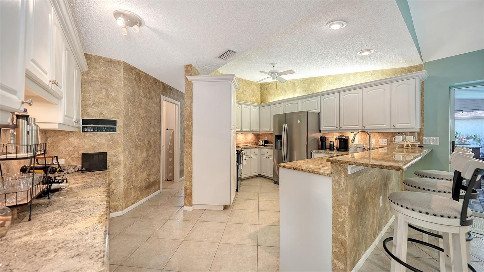 COLONIAL OAKS - Residential Lease