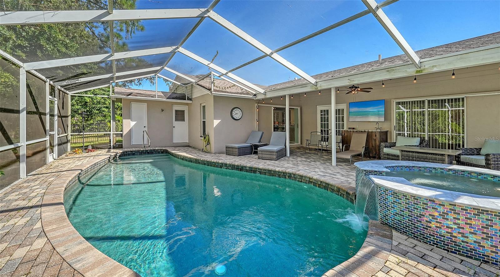 COLONIAL OAKS - Residential Lease
