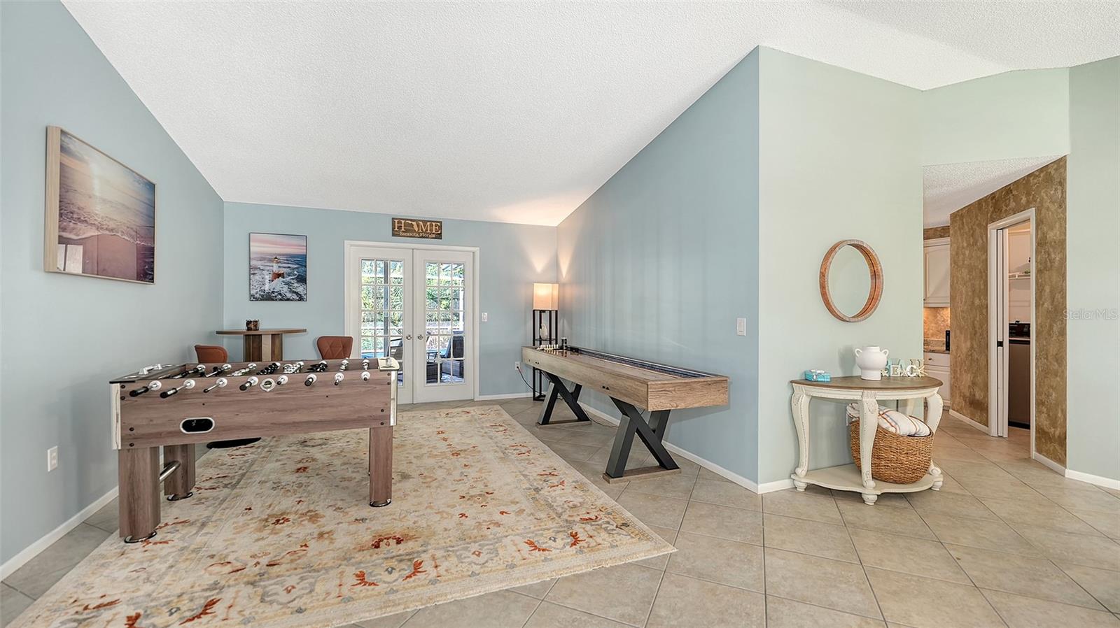COLONIAL OAKS - Residential Lease